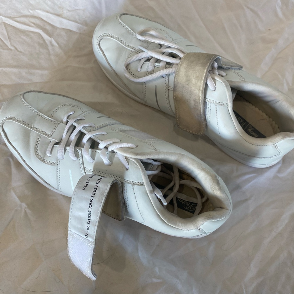 Size 6 Love Pastry cheer shoes